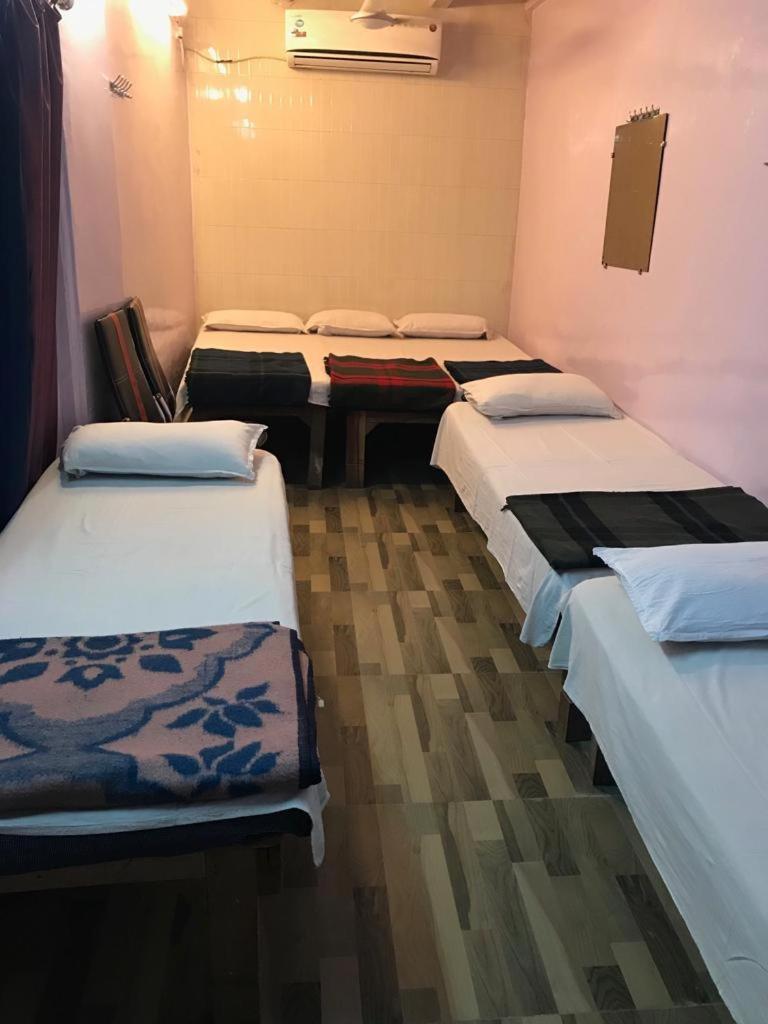 Golden Lodge Varanasi Eksteriør billede